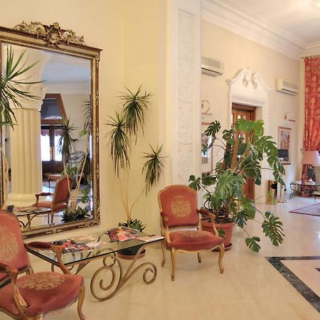 Grand Hotel Ukraine Dnipro Esterno foto