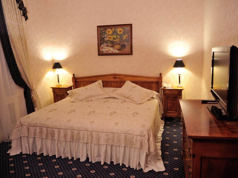 Grand Hotel Ukraine Dnipro Esterno foto