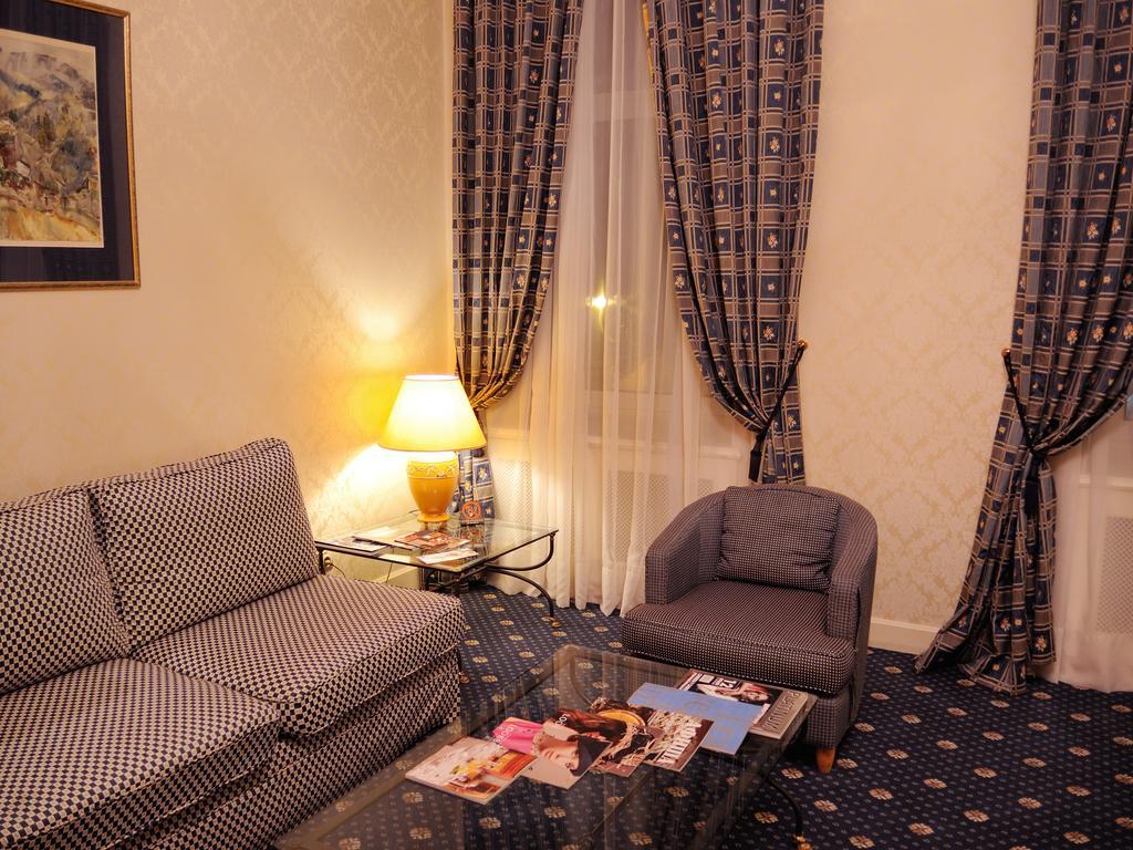 Grand Hotel Ukraine Dnipro Esterno foto