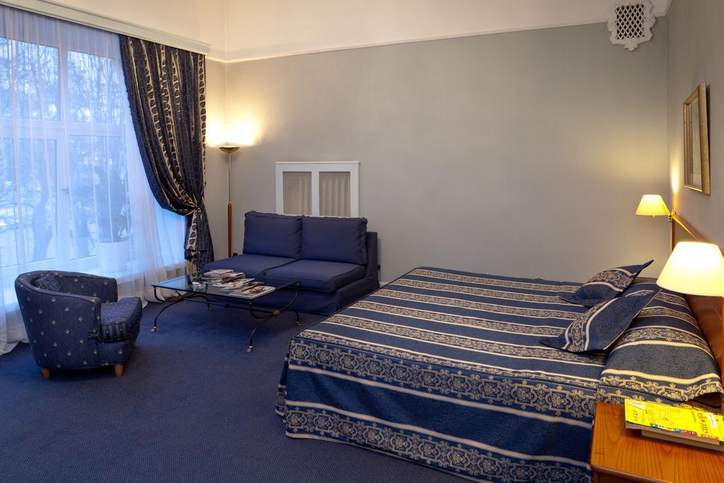 Grand Hotel Ukraine Dnipro Esterno foto