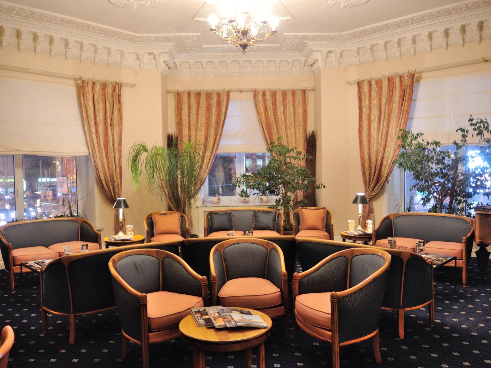 Grand Hotel Ukraine Dnipro Esterno foto