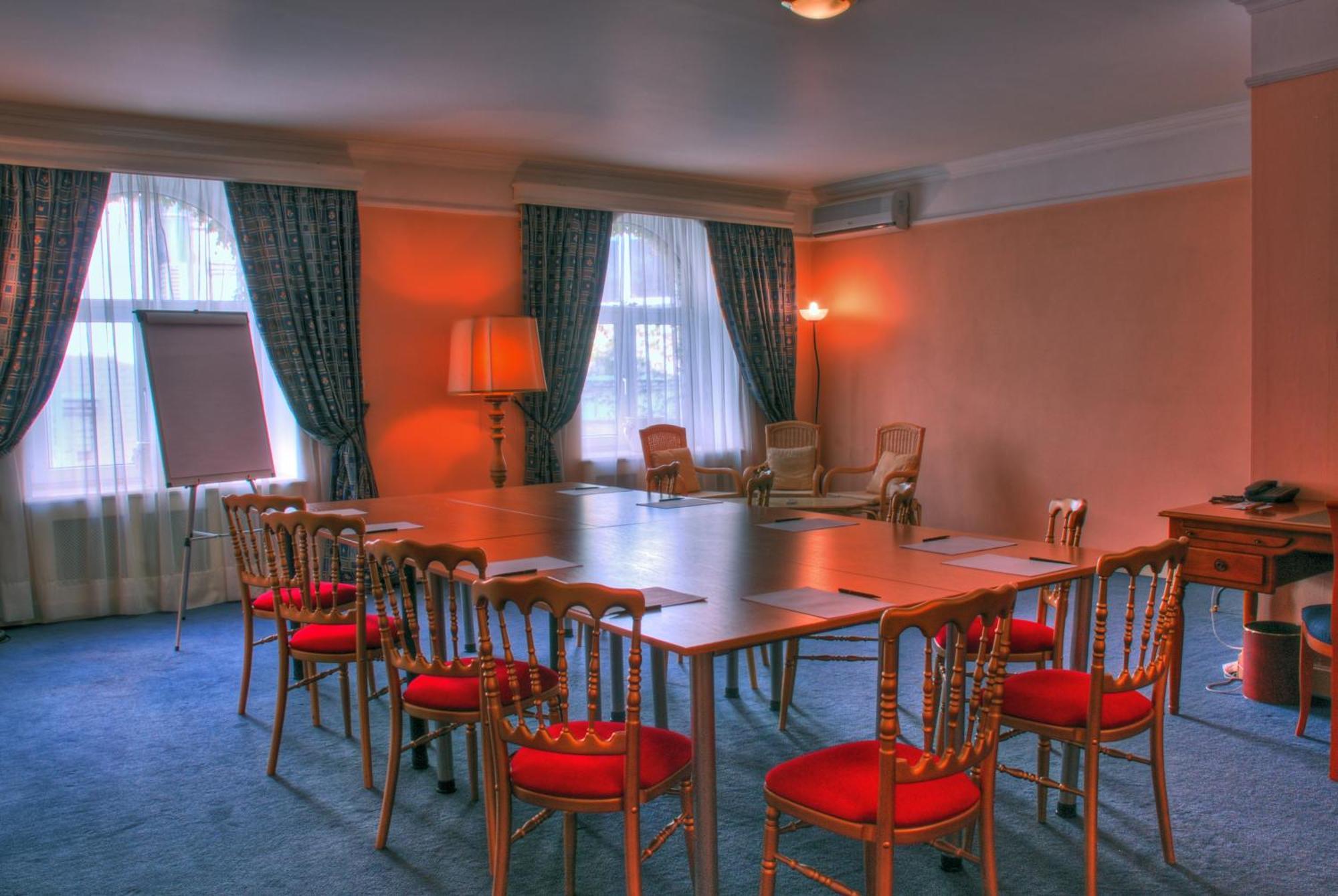 Grand Hotel Ukraine Dnipro Esterno foto