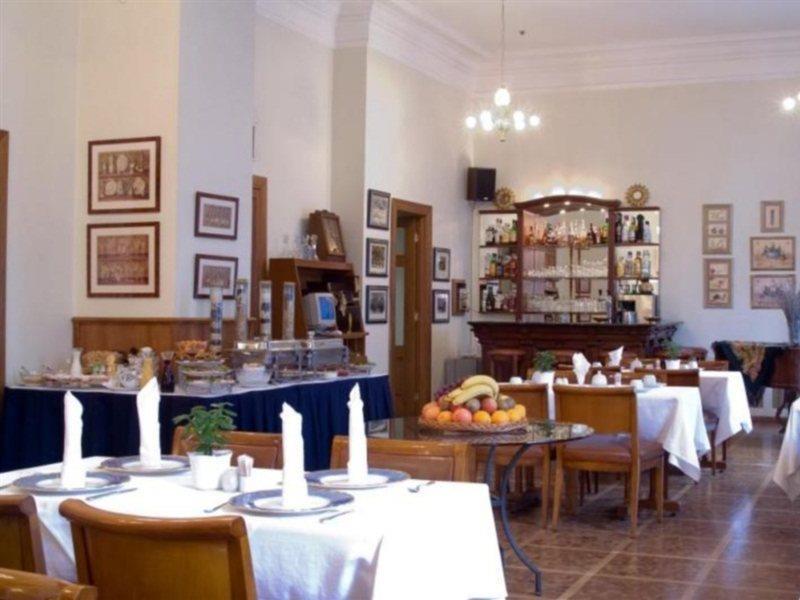 Grand Hotel Ukraine Dnipro Esterno foto