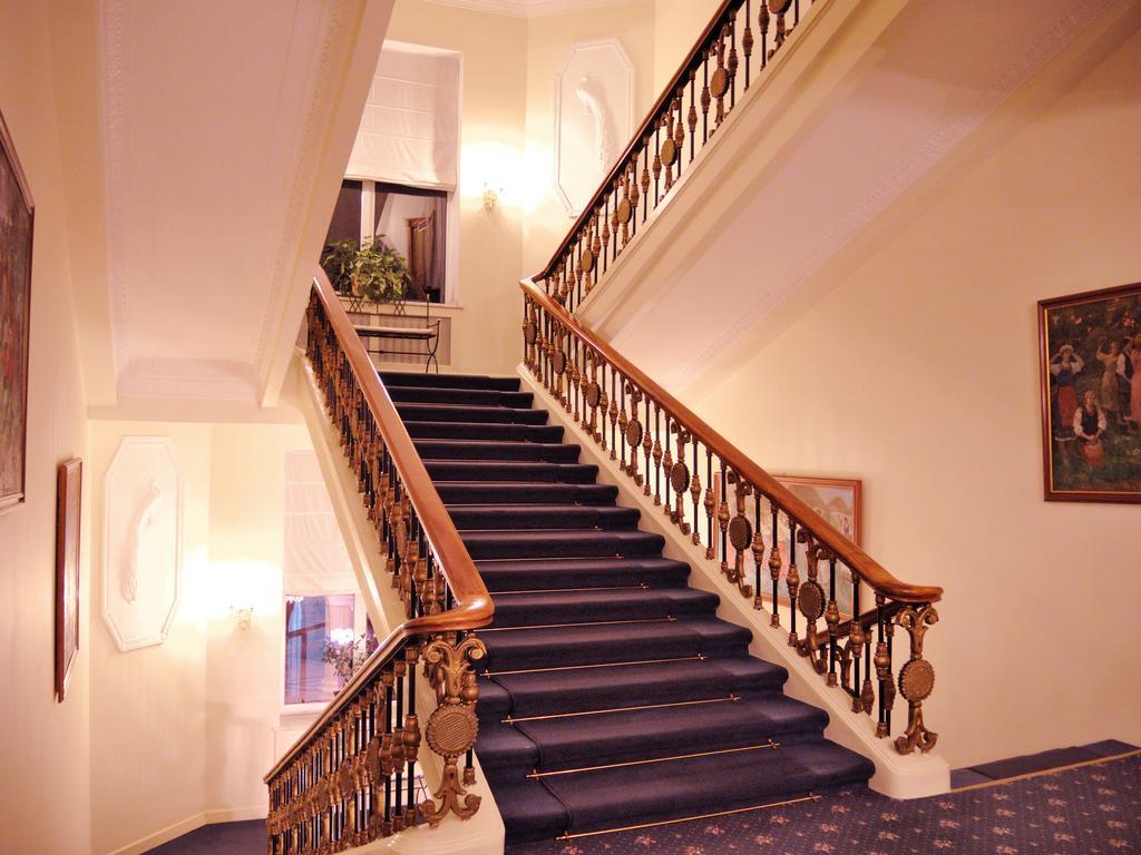 Grand Hotel Ukraine Dnipro Esterno foto