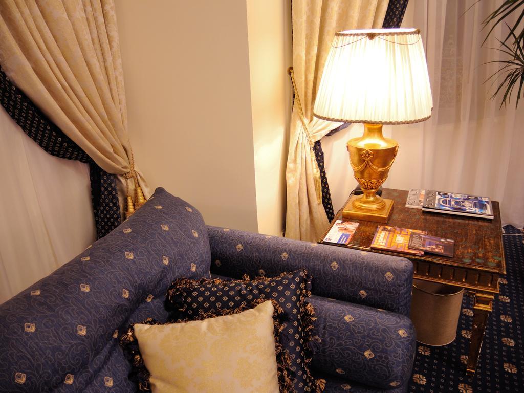 Grand Hotel Ukraine Dnipro Esterno foto