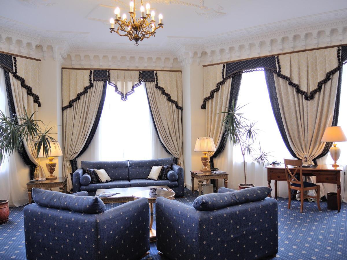 Grand Hotel Ukraine Dnipro Esterno foto