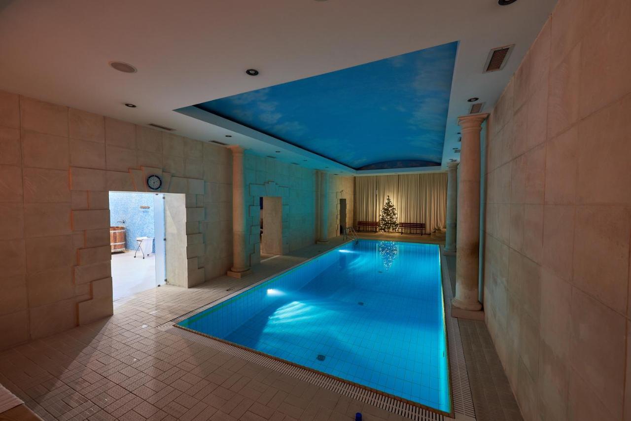 Grand Hotel Ukraine Dnipro Esterno foto